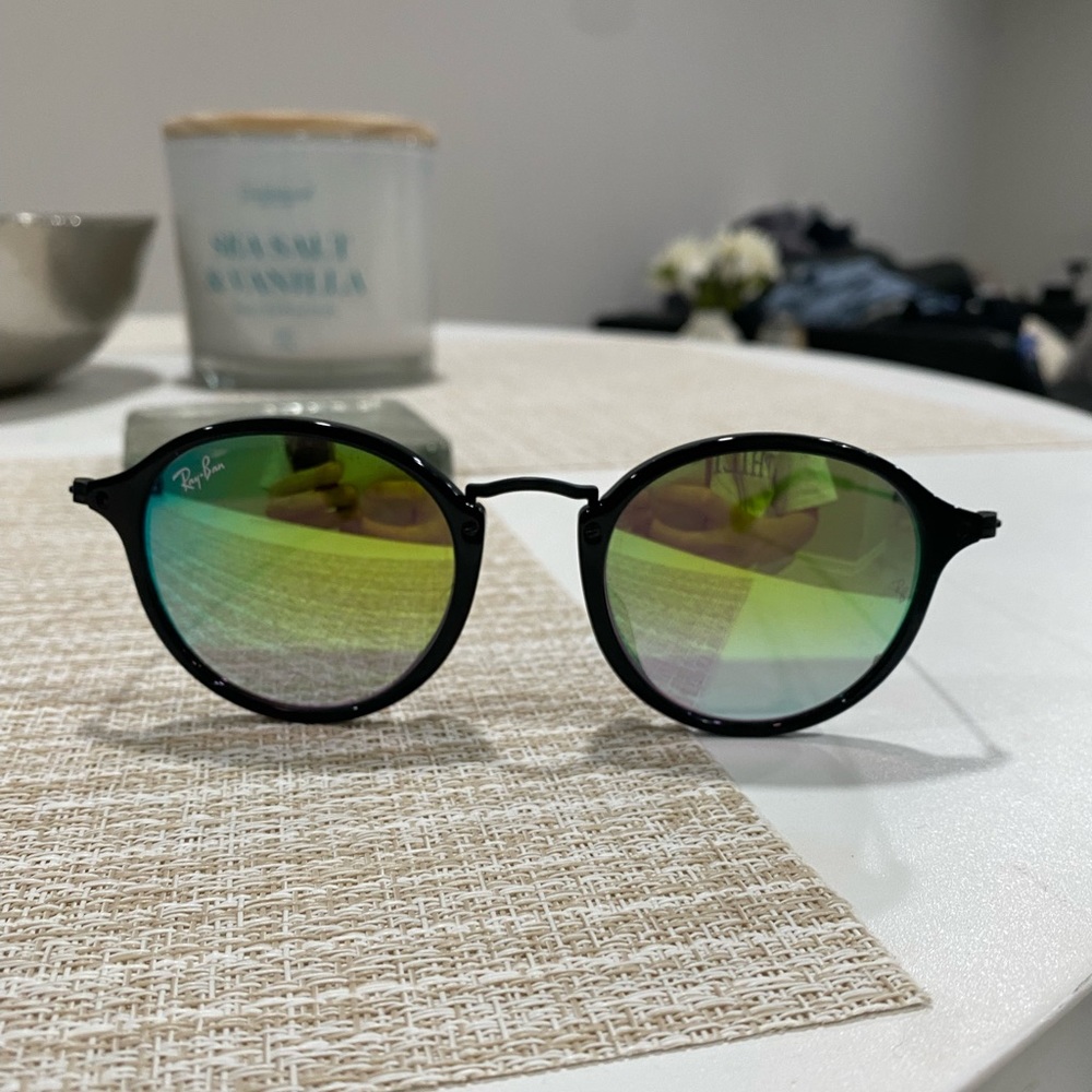 Ray Ban RB 2447